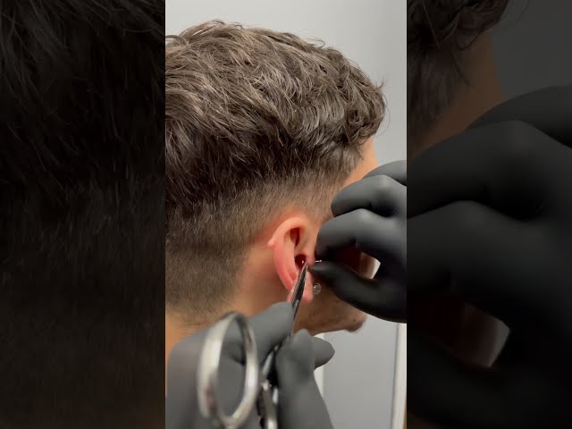 Vídeo relacionado con 2 Labrets piercings rayo negro 7mm para tragus, helix y cualquier parte de la oreja, palo corto 6mm y grosor estandar 1,2mm.