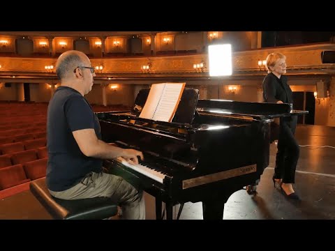 Ausruhen von Corona: Dagmar Manzel & Barry Kosky: In meinen weissen Armen von Paul Abraham 1932