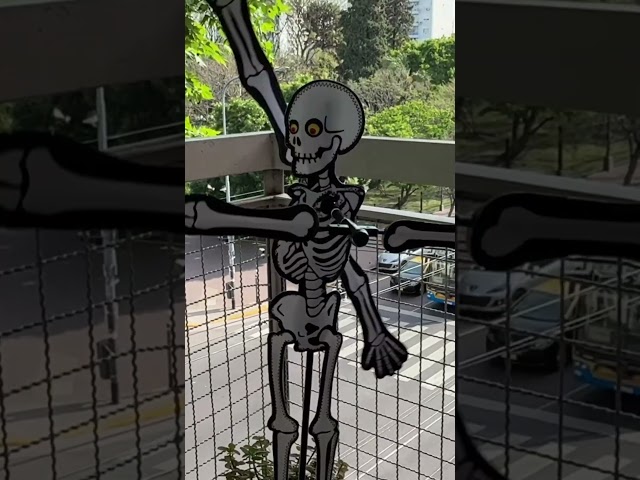 Vídeo relacionado con MEISHANG Disfraz de esqueleto luminoso para niños, Halloween