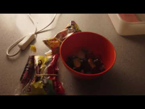 MongoTV_12877 - SPISER SKÅL LAKRIDS OG VINGUMMI SLIK TORSDAG AFTEN EFTER PENSION KOMMET