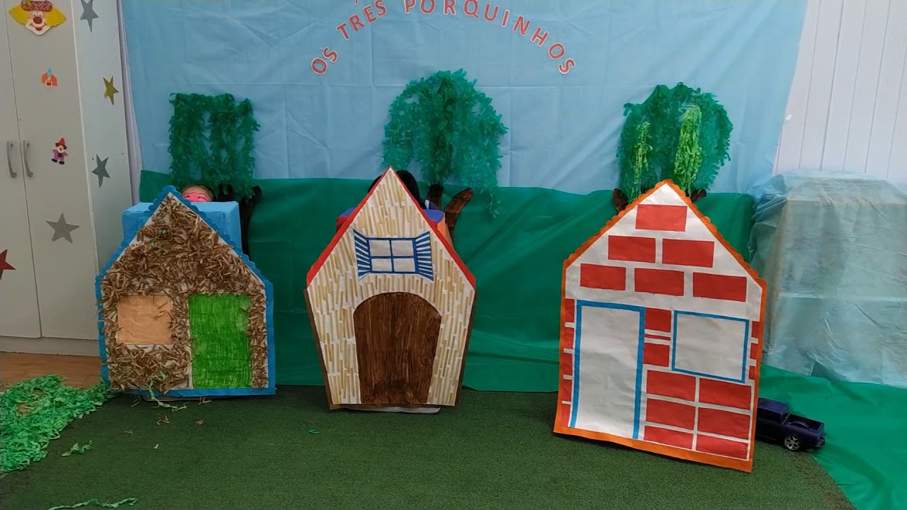 OS TRÊS PORQUINHOS -  História encenada.