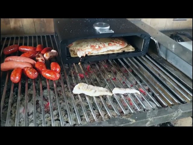 Vídeo relacionado con Jocca - Horno para Pizza Accesorio Barbacoa de Acero Inoxidable con Termometro y Piedra, Compatible con Barbacoas Carbon y Gas, Modelo 2373