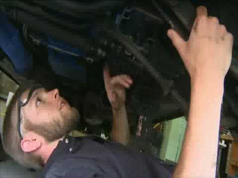 Street Thunder's Installation of an ididit Tilt Steering Column in a Mustang