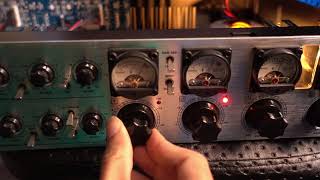 Video thumbnail for Behringer Tube Composer T1952 - Compresor by OvniVago Tech