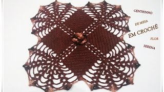 Centrinho de mesa em crochê Flor Serena