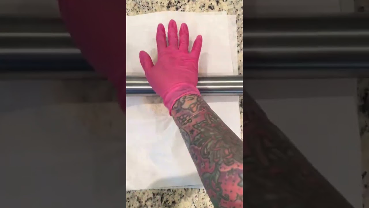 Finally Easy Cakescicles! Use my discount Code BSWEET10 to save $$ #cakepops #cakepoptutorial #cakes