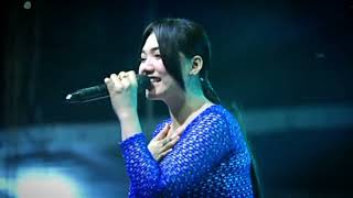 Download lagu TERHANYUT DALAM KEMESRAAN || LUSIANA JELITA OM ADELLA PONCOKUSUMO MALANG ( LIVE MUSIC) mp3