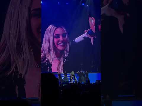 Abraham Mateo y Ana Mena cantan 'Quiero decirte' en su concierto en el Movistar Arena de Madrid 