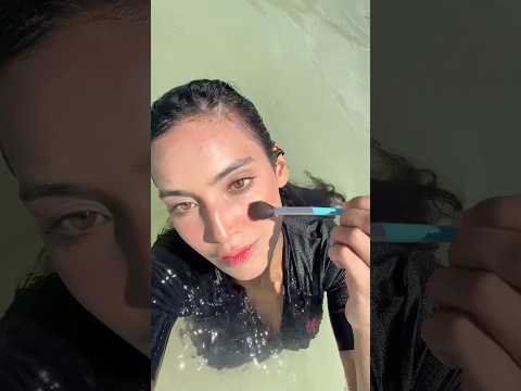 tiktok vanessa lopes | fazendo maquiagem no mar