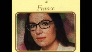 Kadr z teledysku À la claire fontaine tekst piosenki Nana Mouskouri
