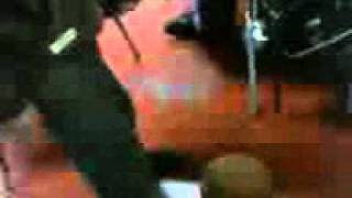 Definitivamente lo tuyo es el bas... no mentira... no servi pa na :3