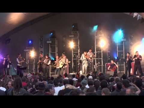 Bellowhead: Cross-Eyed and Chinless (Live)