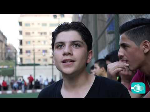 مدرب كرة قدم يساعد ناشئين سوريين على الاحتراف في مصر