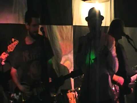 CRACKED ACTORS - "Don't wanna be nobody else" ( Live @ the Tap House / Kidderminster 29.01.2011)