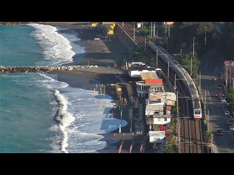 TRENI in LIGURIA, sulla Genova - La Spezia a LUGLIO 2023 N.1/4