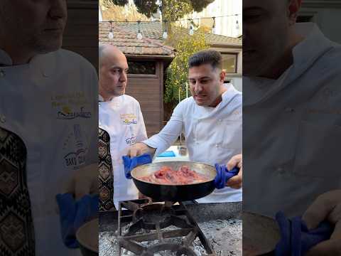 Əli ac olanda Bruce Lee olur😂👌 Şabalıdlı vişnəli maça, gəl ye dəə😁 Rezerv üçün: 099 266 1000