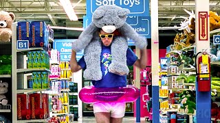 Fugitive starts his new life in a Toys R Us | Roofman | CLIP