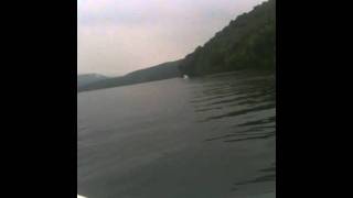 preview picture of video 'video1.mov: Boating on Raystown lake'