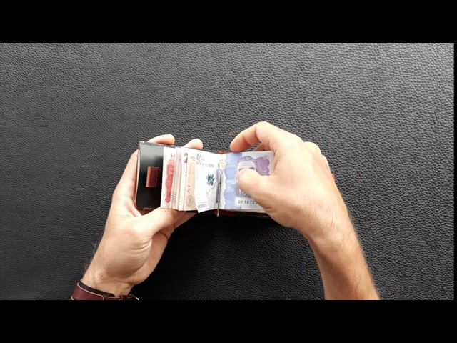 Vídeo relacionado con Phinus Paquete de 2 clips de dinero de Batman para hombres, clip minimalista de fibra de carbono, clip de dinero para billetes, tarjetas de crédito