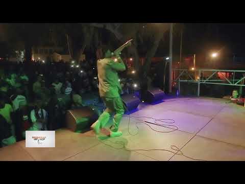 Mano Azagaia no Palco   Manifestação Hip Hop mp4 002