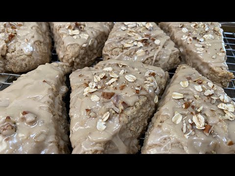 Maple Oat Scones - A Starbucks CopyCat - #scones #starbucks #mapleoatscones