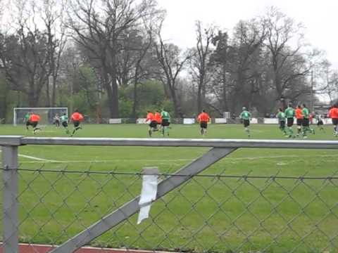 Olza Godów   LKS Skrbeńsko 17 04 2011 Fragment meczu cz1