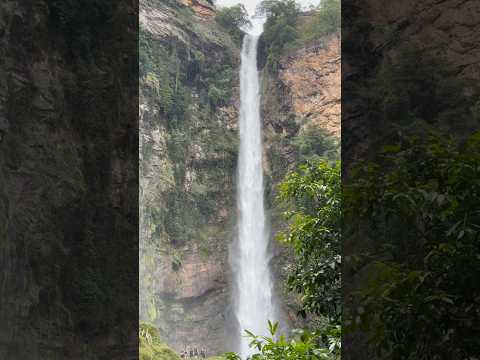 O maravilhoso Salto do Itiquira em Formosa, Goiás.