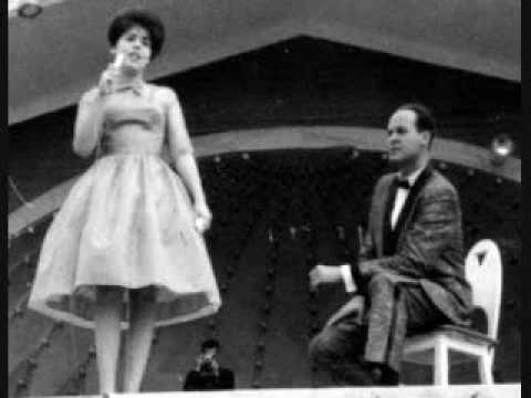 Linda Scott - The Loveliest Night Of The Year (1962)