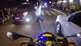 MINA PEDIU PRA FICAR COMIGO PQ EU TAVA DE HORNET - DONAS46!