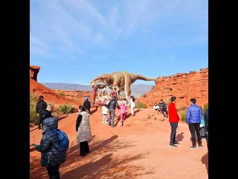 Entre montañas, historia y dinosaurios: el pueblo riojano que quiere sorprender al mundo
