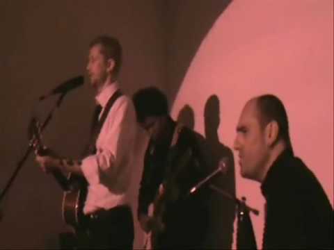 Slow dirty groove in a dive bar in Berlin - Noel Maurice with "Man of Culture"