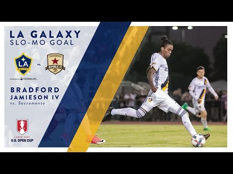 SLO-MO GOAL: Bradford Jamieson IV takes on Sacramento’s defense