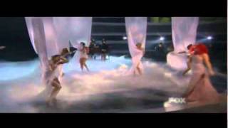Rihanna - California King Bed (LIVE) - American Idol Top 8 Results Show - 04/14/11