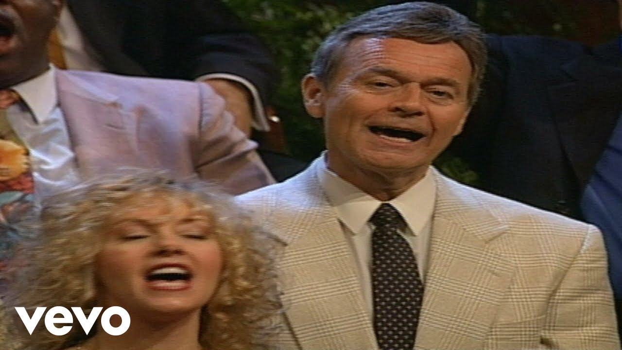 Bill & Gloria Gaither - Bless His Holy Name (Live)