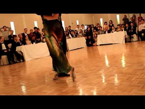  Carolina Bonaventura  and  Francisco Forquera  are  dancing  to  the  tango  "  Recuerdo  "