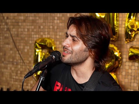 Naved bari Main phir bhi tumko chahoonga