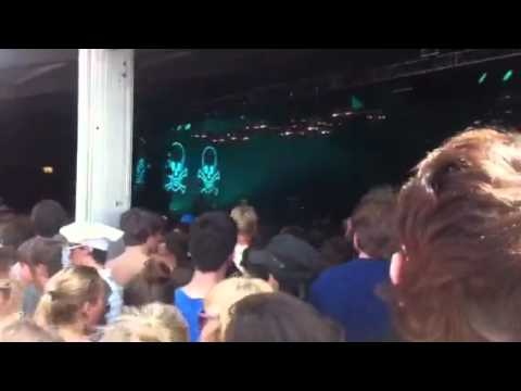 Modestep - Slow Hand (FIRST TIME PERFORMED LIVE)