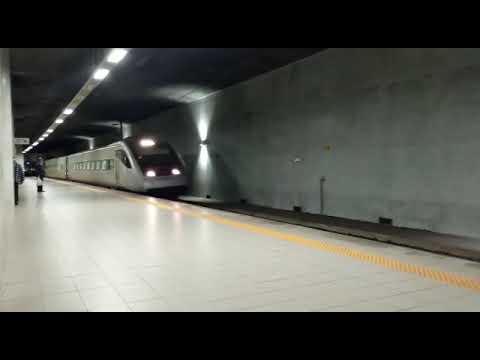 Comboio Alfa Pendular na Estação de Espinho