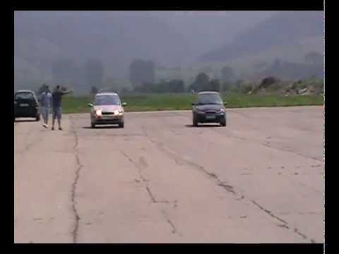 Drag race Laguna 2.0 Direct Injection vs Mondeo 2.0 Zetec