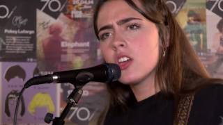 Hinds - Warts Live @ RiSE, Bristol + Interview