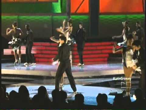 Premios Latin Grammy 2012 - Victor Manuel (besame sensacional