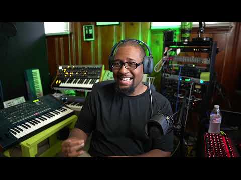 Music Producer reviews the Korg MS2000 in the studio.