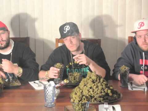 2. Kreativ Mihnd - Xanies and Packs Feat NHT Chippass (Prod by 900)