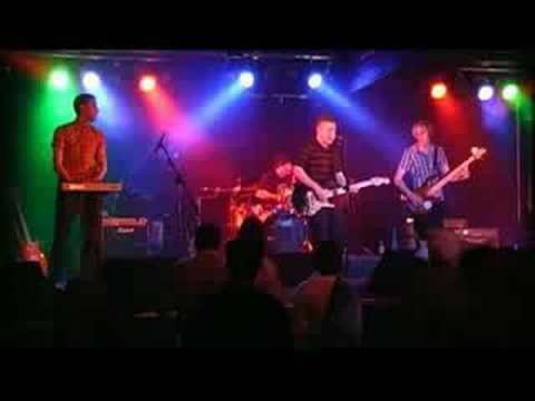 THE SINGLES CLUB - SWEAR ITS KEPT A SECRET (LIVE AT ROCK CAFE)