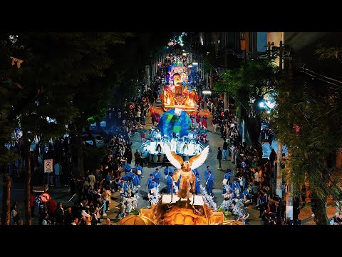 Desfile 'Um Encanto de Natal - Fábrica de Sonhos’ atrai milhares de pessoas em Nova Friburgo
