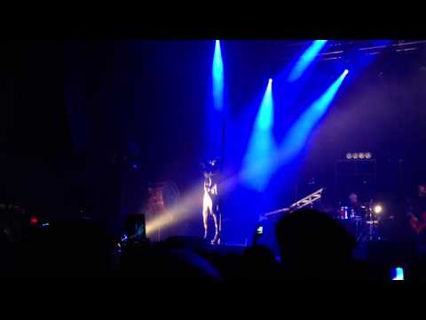 Grace Jones 5/15 (I've Seen That Face Before [Libertango])