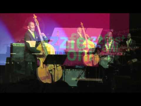 Jazzfest Bonn 2011:Telekom Forum, Ron Carter Trio - The Golden Striker