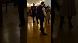 Download lagu Old coyote dance moves 4? DESTROYED (himself) mp3