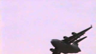 preview picture of video 'C-17 Globemaster @ Davis-Monthan AFB Airshow 1998'