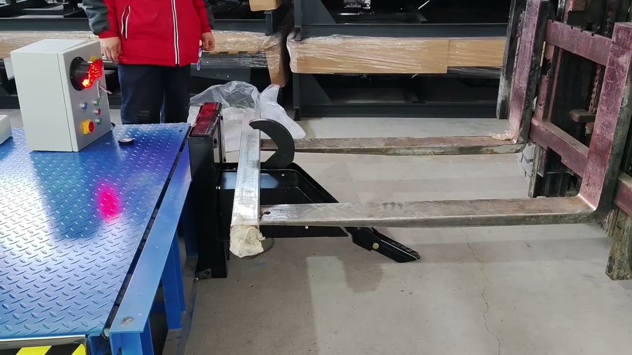 Automatic Vehicle Restraints | Hook-Style Truck Restraints